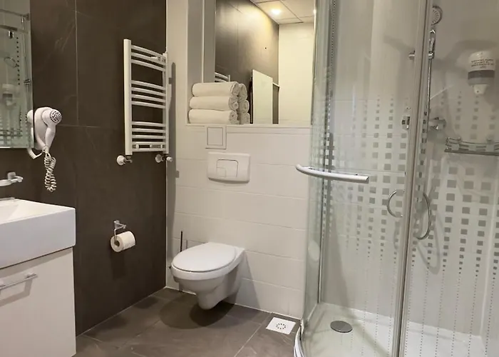 Heights Old Center 3*